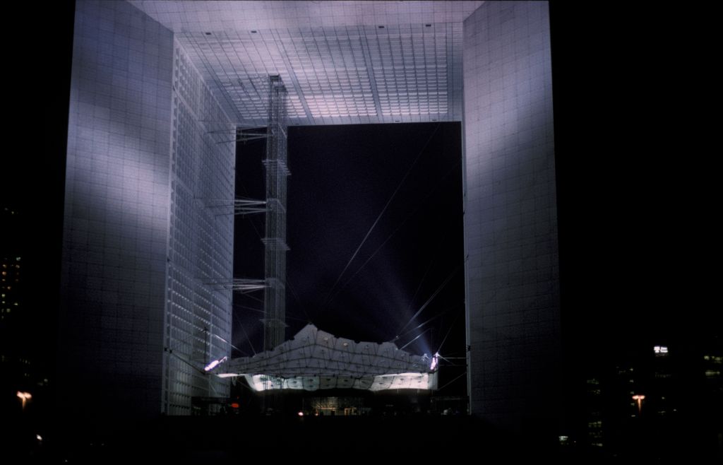 La Grande Arc De La Defense at night