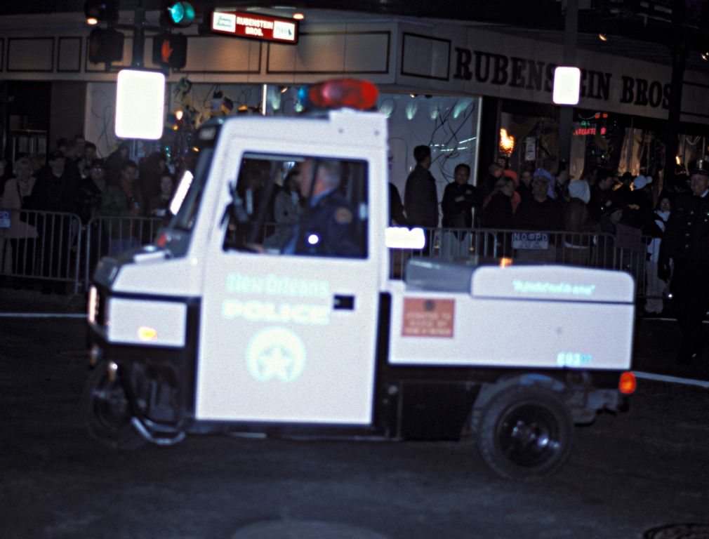 MArdis Gras: Battery powered cop car
