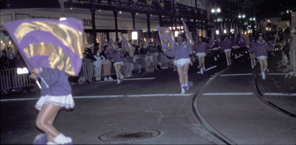 Mardis Gras: Parade at night