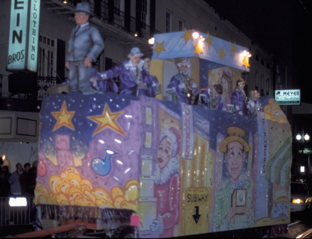 Mardis Gras: Parade at night