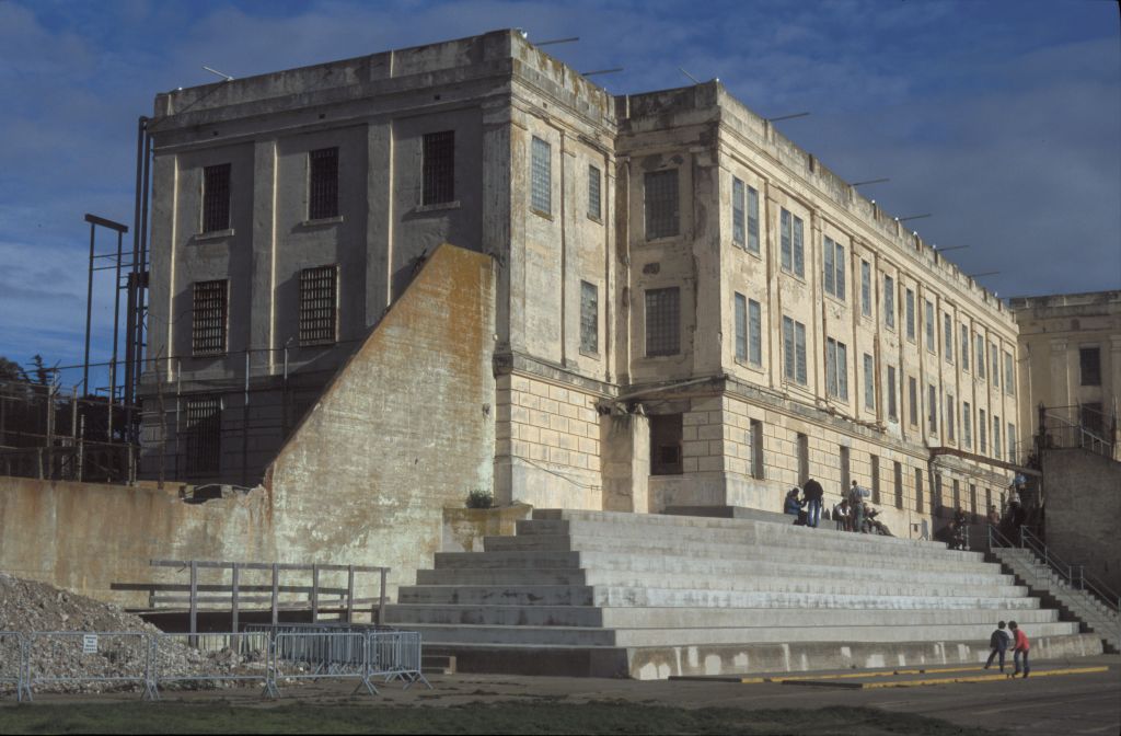 Alcatraz: Excercise yard steps