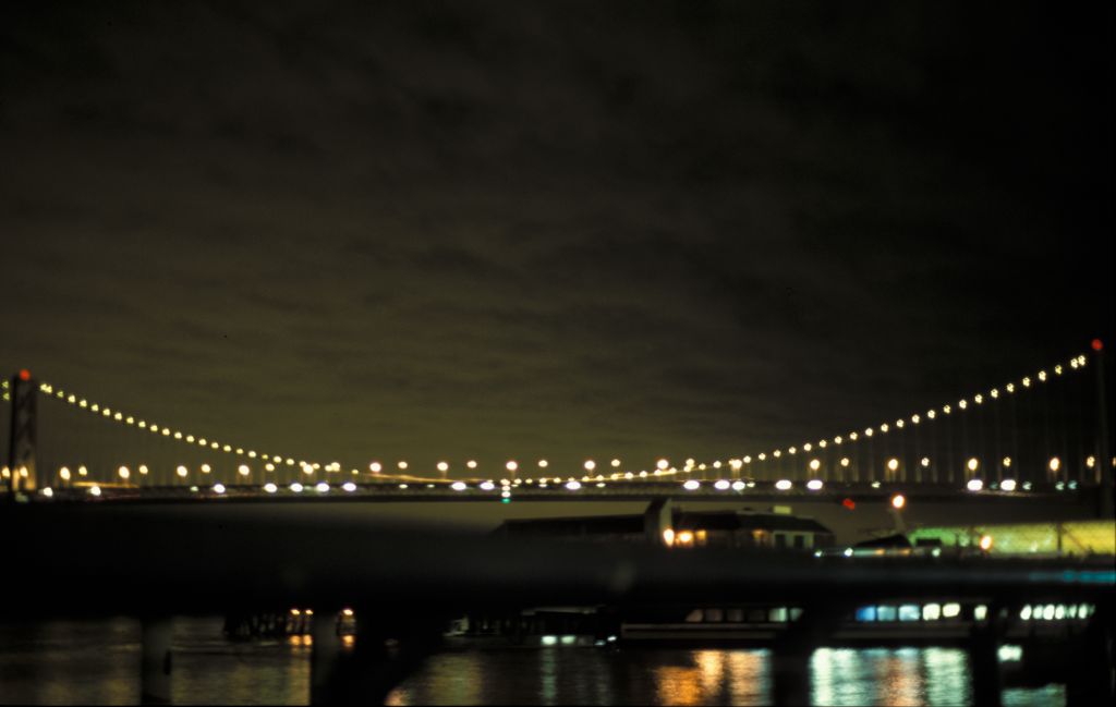 San Fransisco: Bay bridge at night