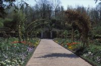 Main walkway at Givernay