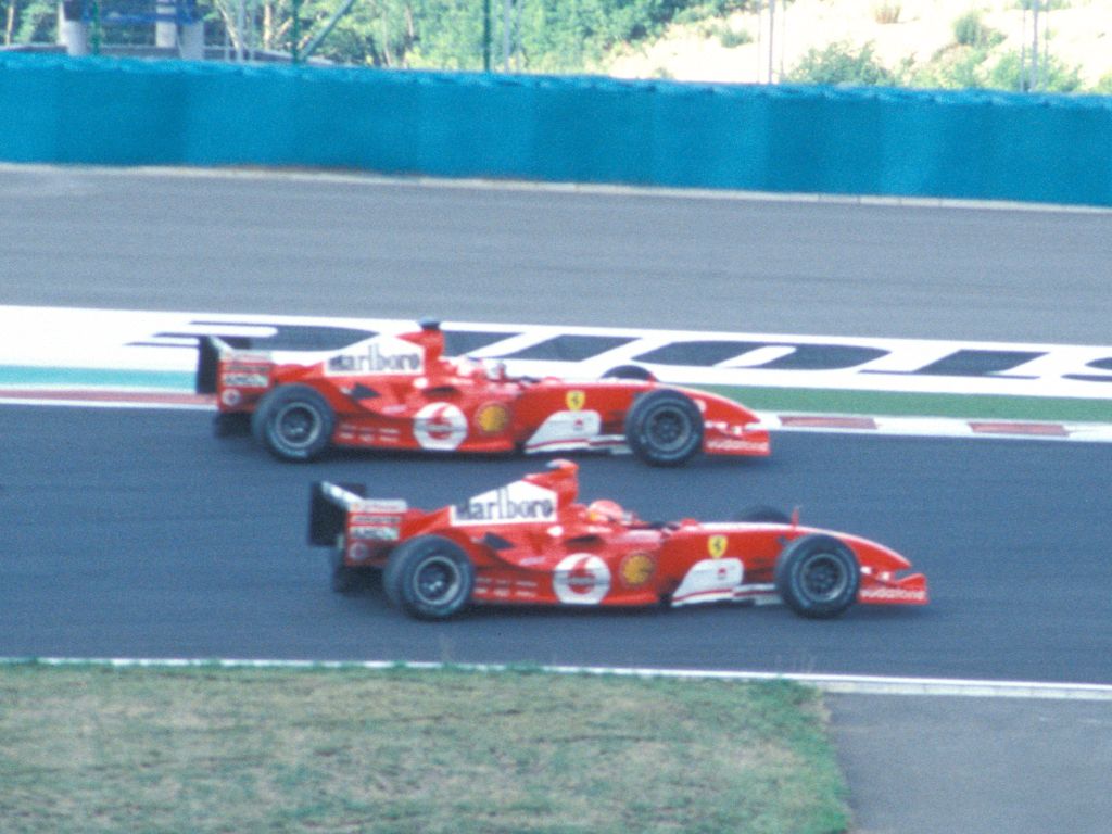 F1 Race End Ferrari 1, 2