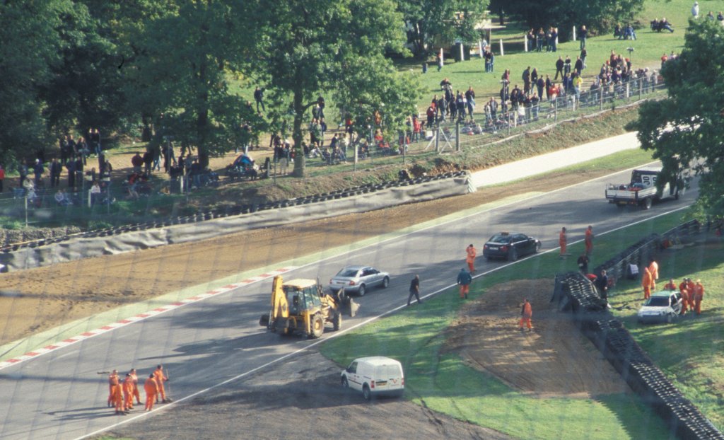 Accident at Paddock Hill Bend