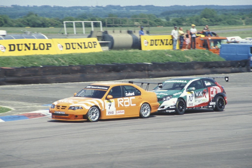 Thruxton, BTCC, Rob Collard (Team RAC) and Gavin Smith (VxRacing)