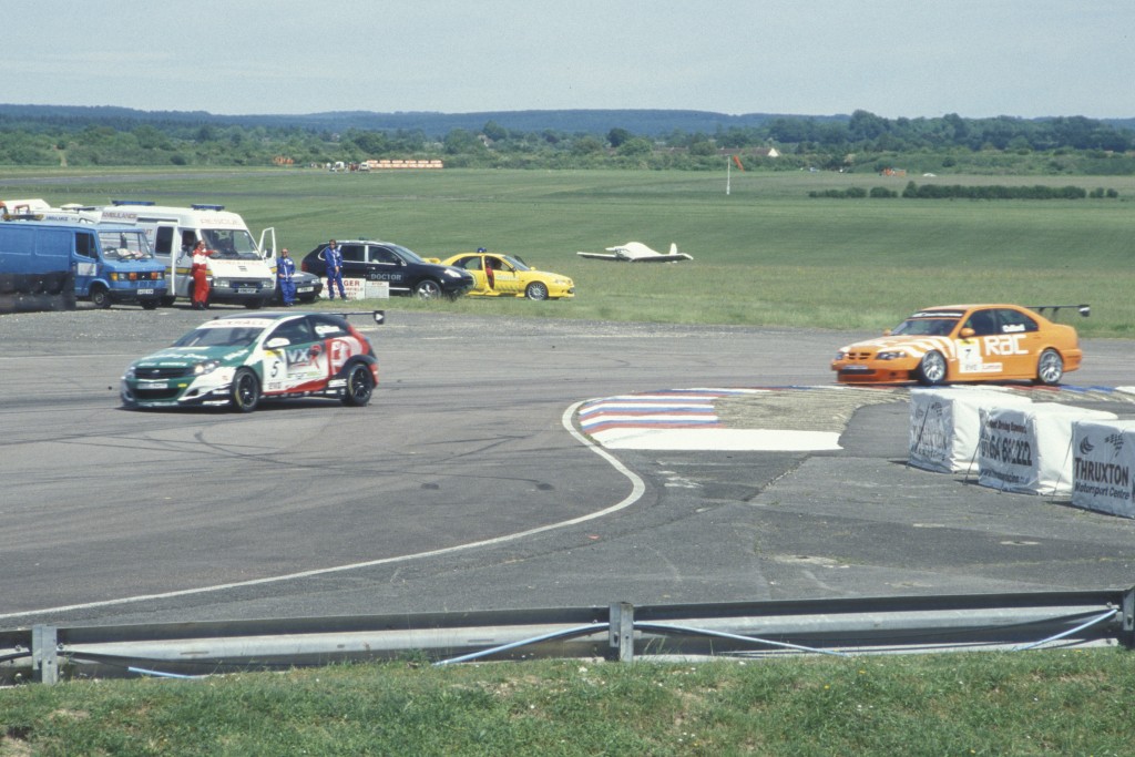 Thruxton, BTCC Tom Chilton (VxRacing) and Rob Collard (Team RAC)
