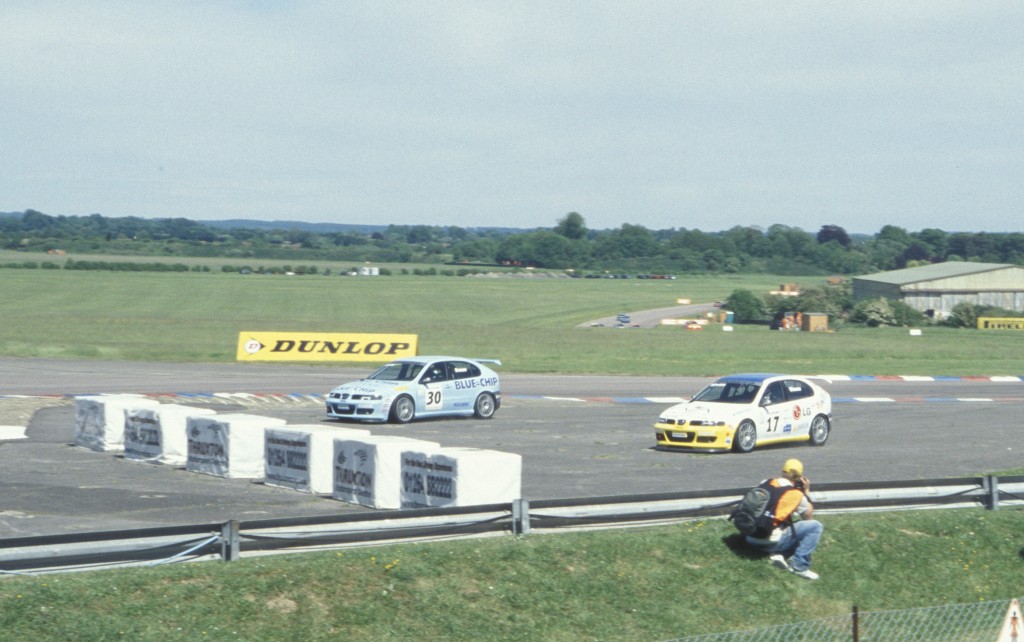 Thruxton, SEAT Cupra Chicane? What Chicane?