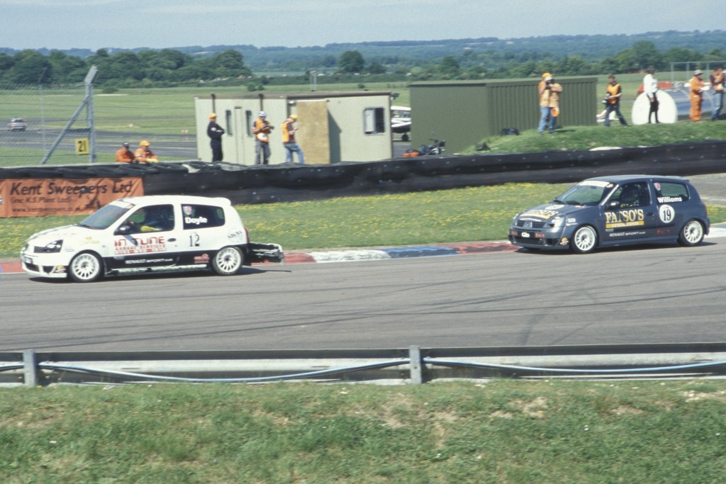 Thruxton, Clios Trailing bumper