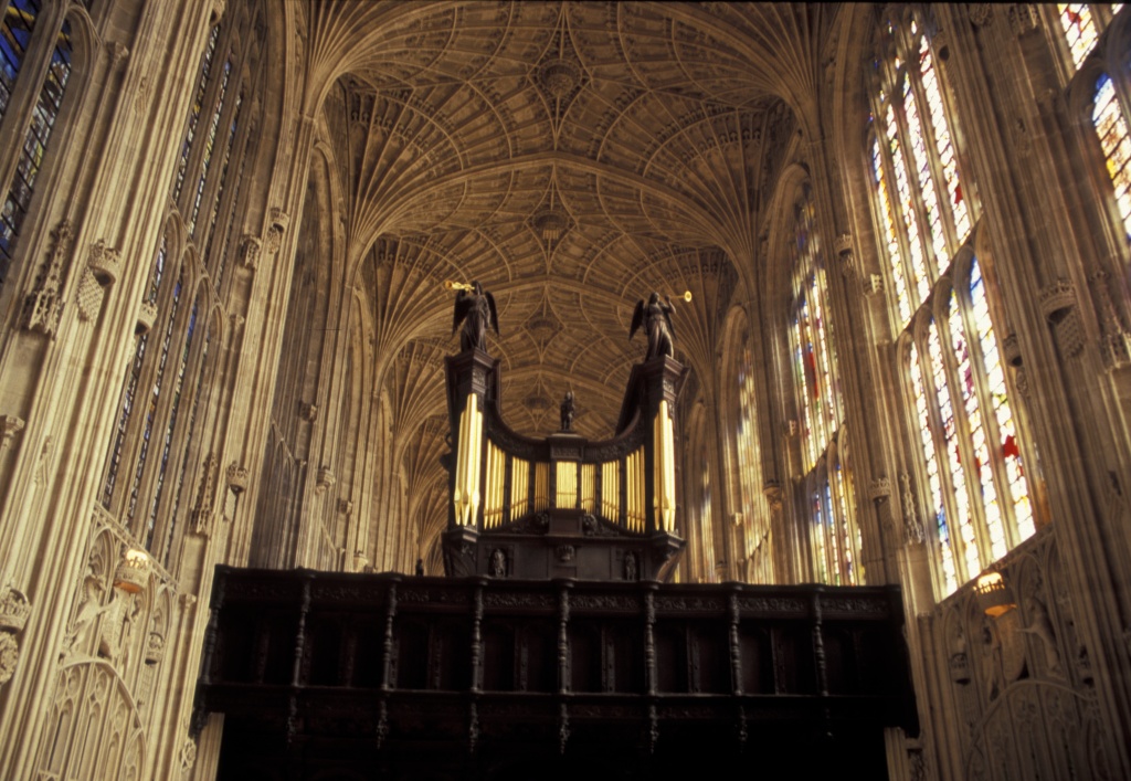 Organ and roof at Kings