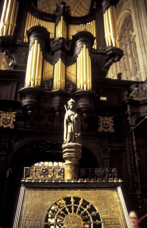 Lecturn, organ at Kings